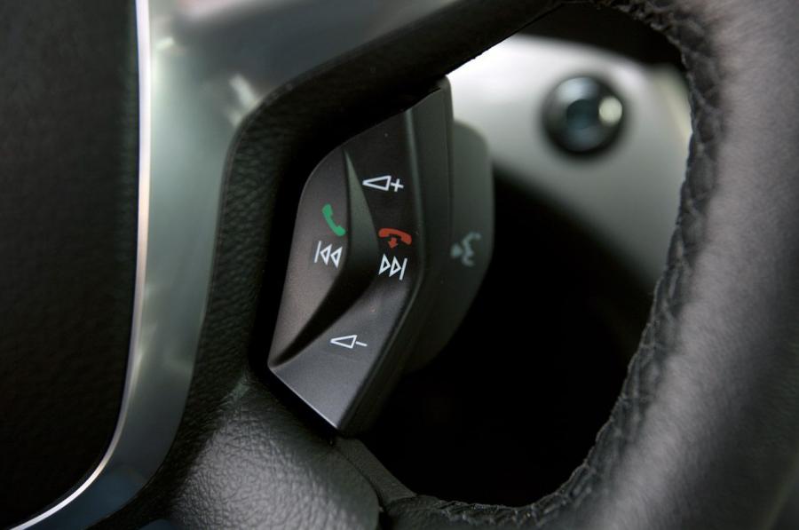  Ford C-Max Hybrid 2013 года  (фото 13 из 35)